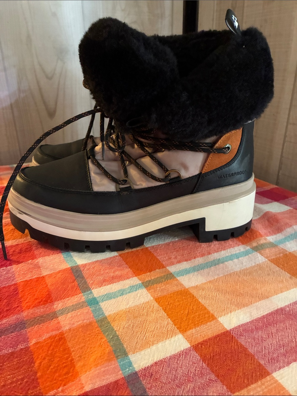 Cougar Black, Tan and Cream Women's Winter Lace-Up Boots